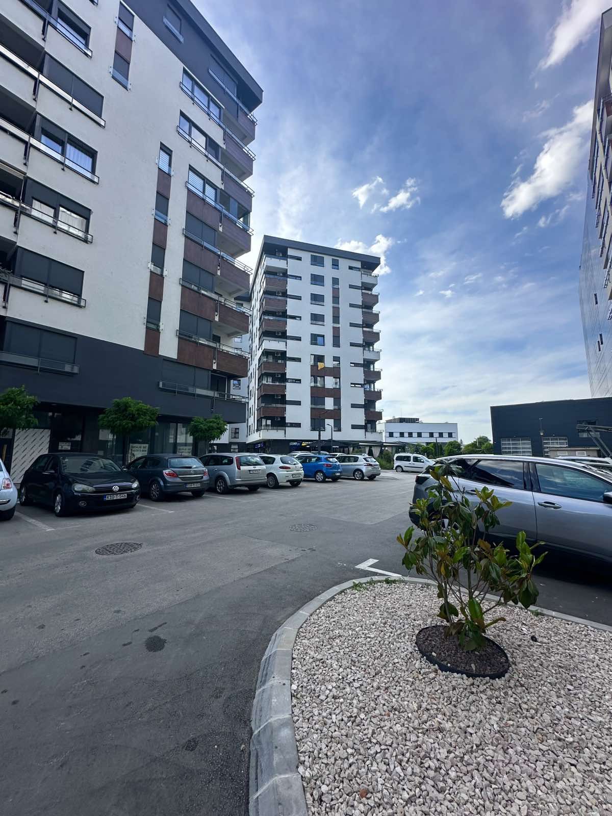 Garažno mjesto, naselje Park, preko puta TC Delta najam garaža Banja Luka - 2